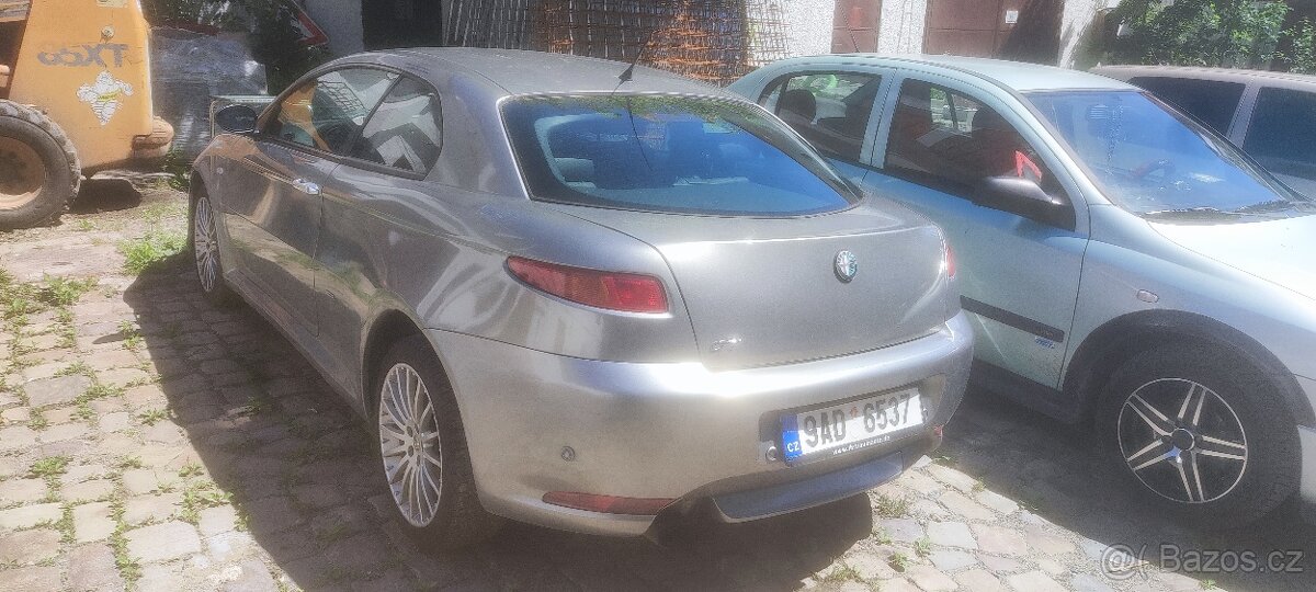 Alfa Romeo GT 2.0 jts 122kw nová STK klimatizace