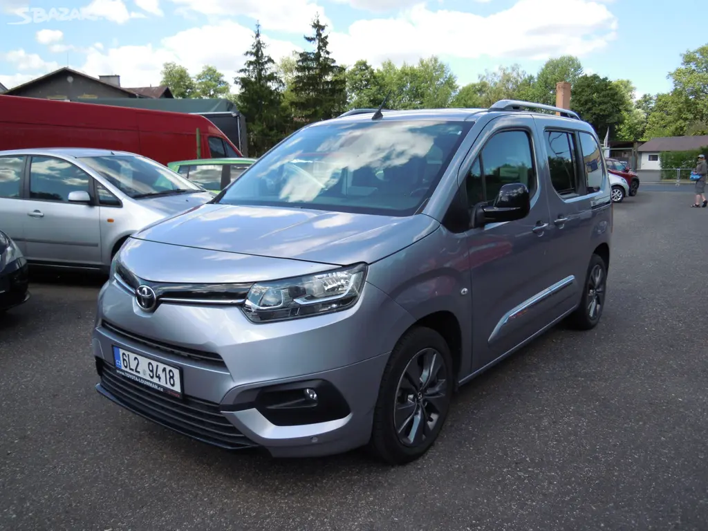 Toyota Proace City 1.2i 96kw(130hp) r.v.2/2022 ČR