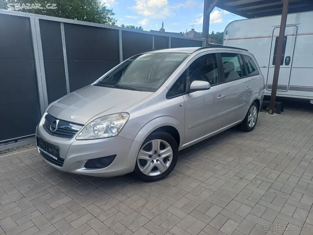 Opel Zafira 7 místné..Benzínová 1.8i LPG