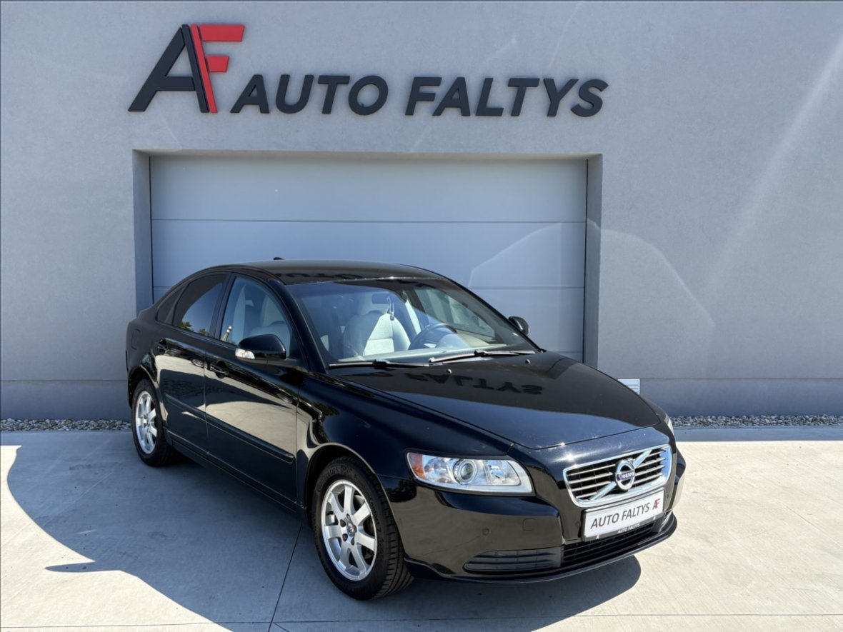 Volvo S40, 2,0 i 107 KW MANUAL CZ, sedan, benzin