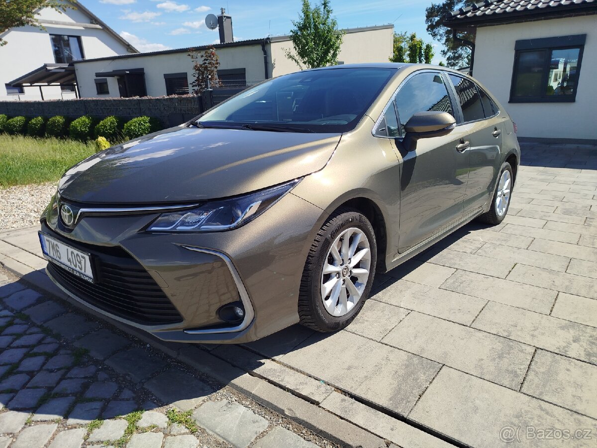 Toyota Corolla 1,5 92 kW- top stav, servis, kamera-Prodáno
