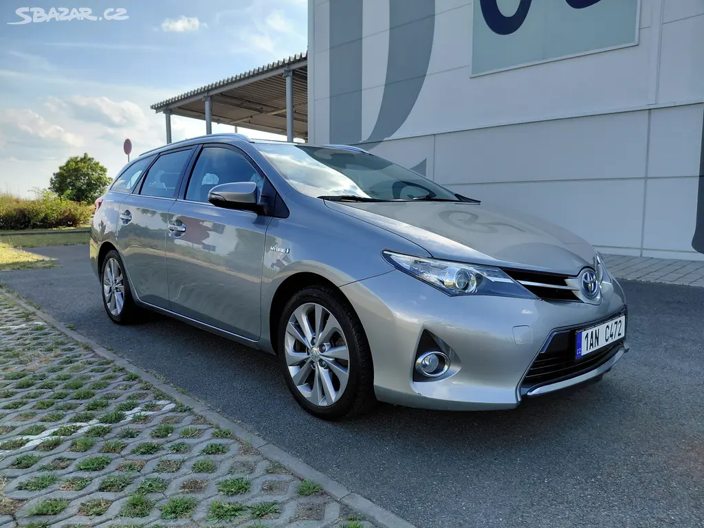 Toyota Auris, 1.8 73KW HYBRID,JIŽ REZERVACE