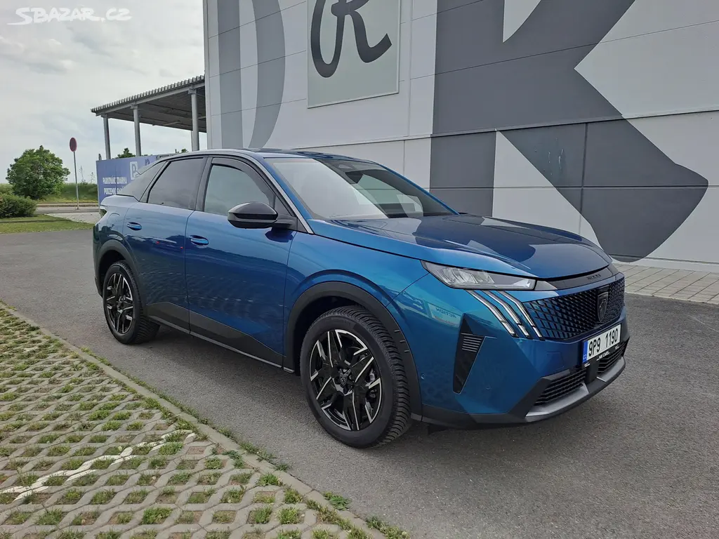 Peugeot 3008, ALLURE HYBRID  JIŽ REZERVACE