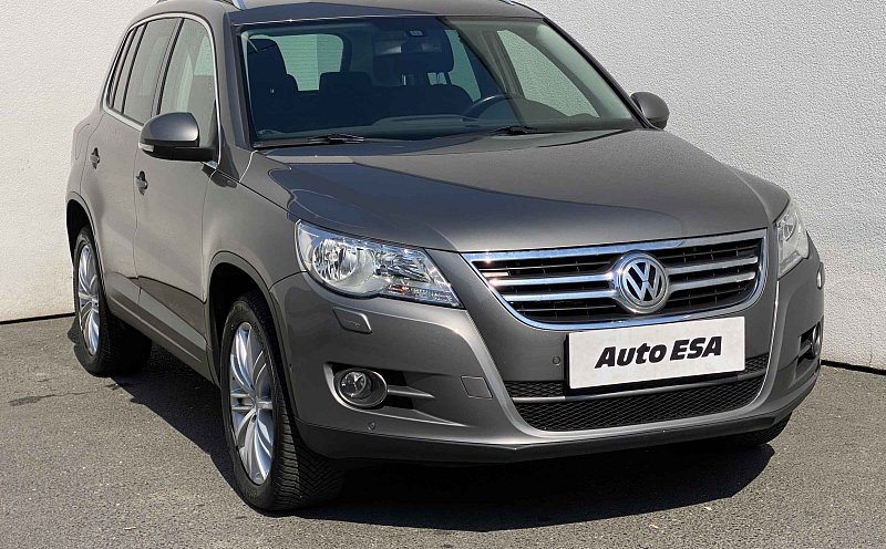 Volkswagen Tiguan 2011 Team