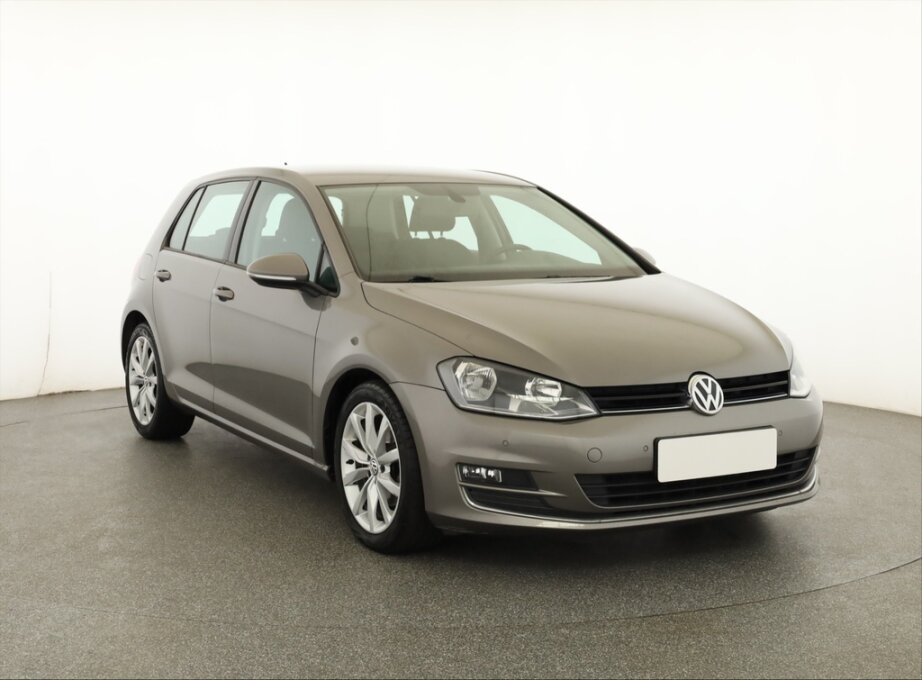 VW Golf, 1.6 TDIComfortline , ČR,2.maj, Navi,,