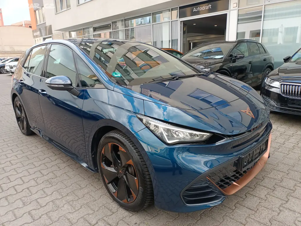 Cupra Born 150kW 44tkm SOH 94,4% kam 360° Full LED