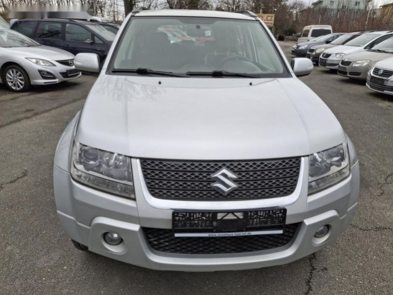 Suzuki Grand Vitara,2.0 benzin 103 kw 4x4