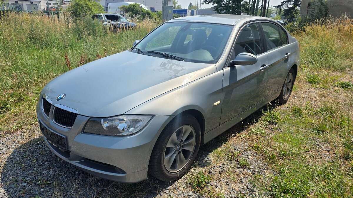 BMW E90 318i