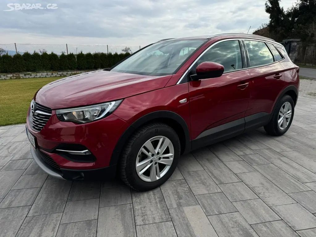 Opel Grandland 1.2  96 kw manuál 78tis Km