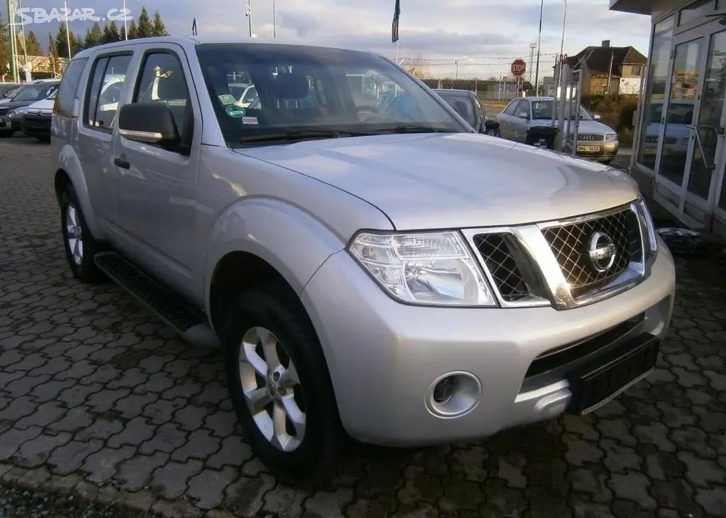 Nissan Pathfinder 2.5DCi 140kw,4x4,serviska nafta