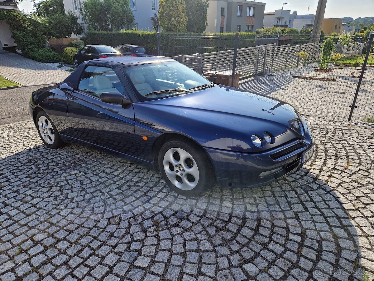 Alfa Romeo Spider, vlastním auto od roku 2008, v zimě nejeté