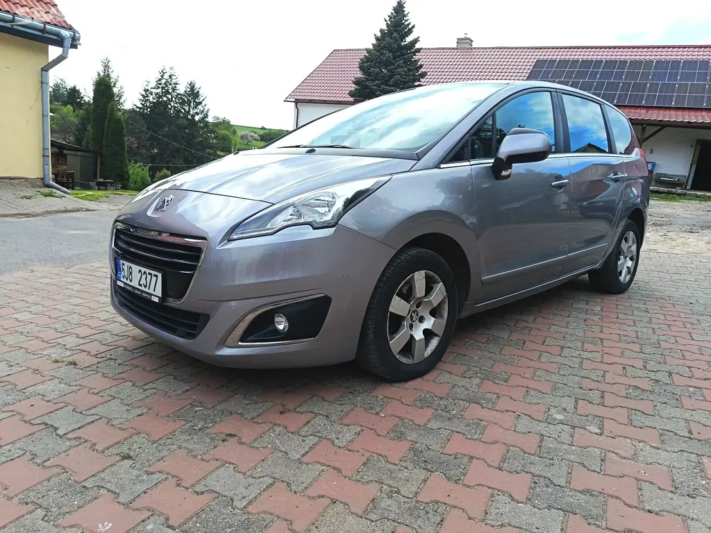 Peugeot 5008 2.0 HDi 1 Majitelka 57313Km najeto