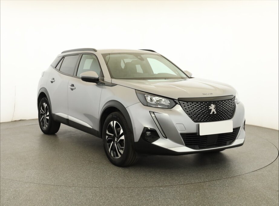 Peugeot 2008, 1.2 PureTech, ČR,2.maj, Serv.kniha,