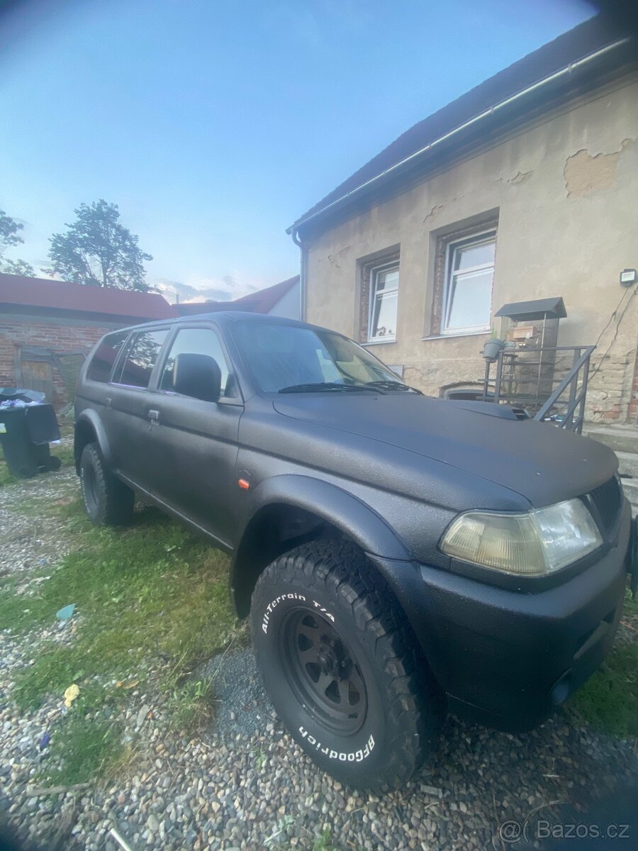 Mitsubishi Pajero offroad teréní 4x4