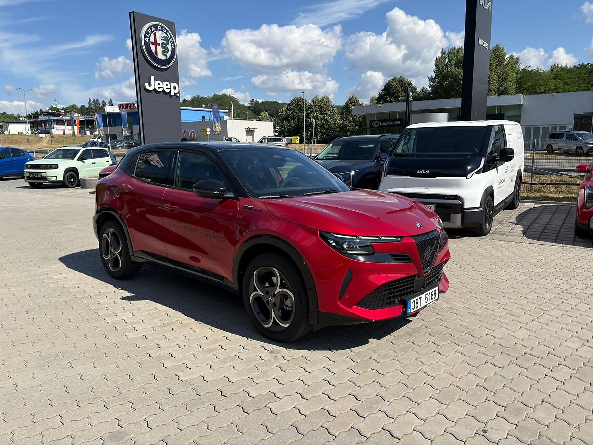 Alfa Romeo Junior Ibrida Sport Speciale 1.2 Turb