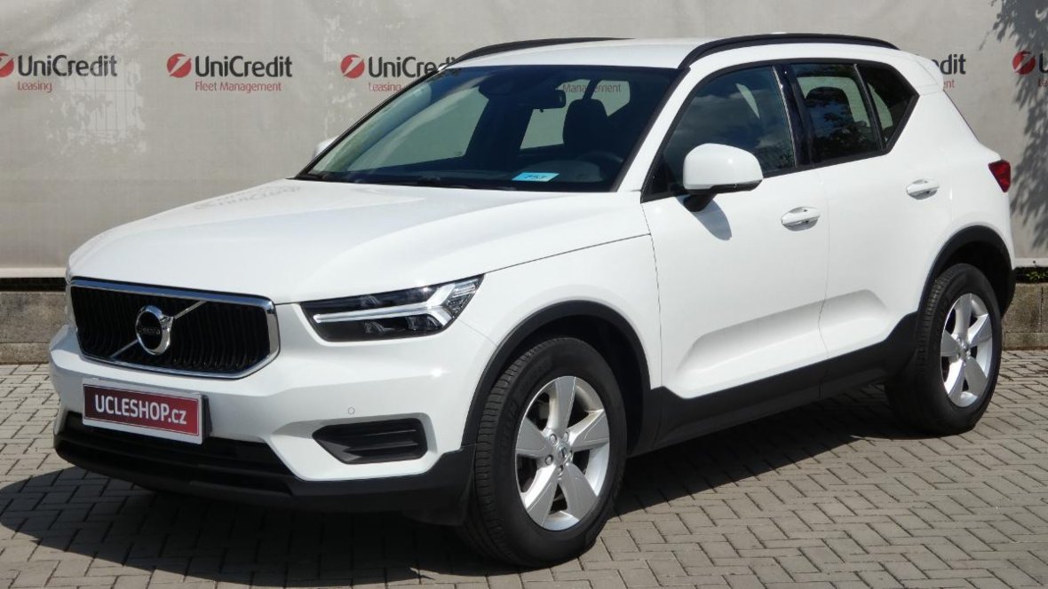 Volvo XC40, T2 FWD Momentum Core, SUV, benzin