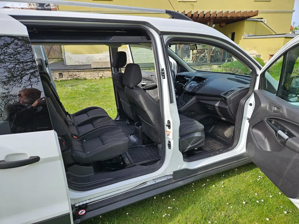 Ford transit connect combivan