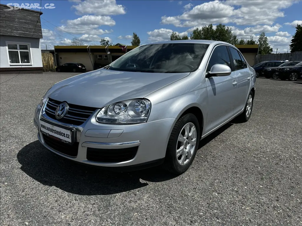 Volkswagen Jetta, 1,6 MPI-KLIMA-MÁLO KM - CEBIA