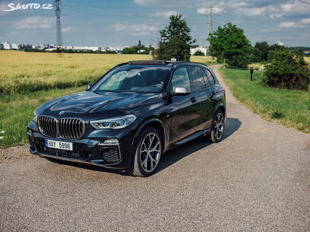 BMW X5, M50i, H&K, laser, pano, vzduch