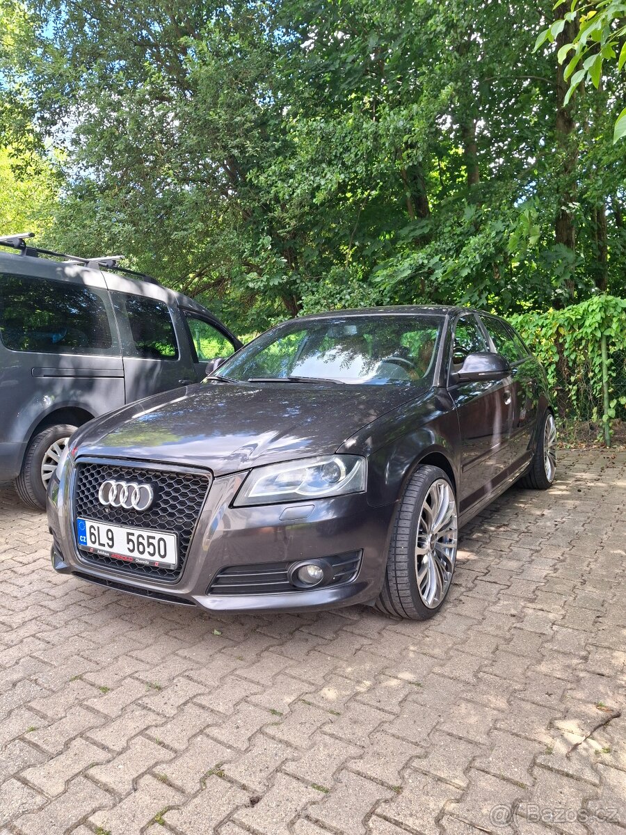 Audi A3 Sportback 1.8 TFSI Quattro – BOSE, kůže, R19 + zimák