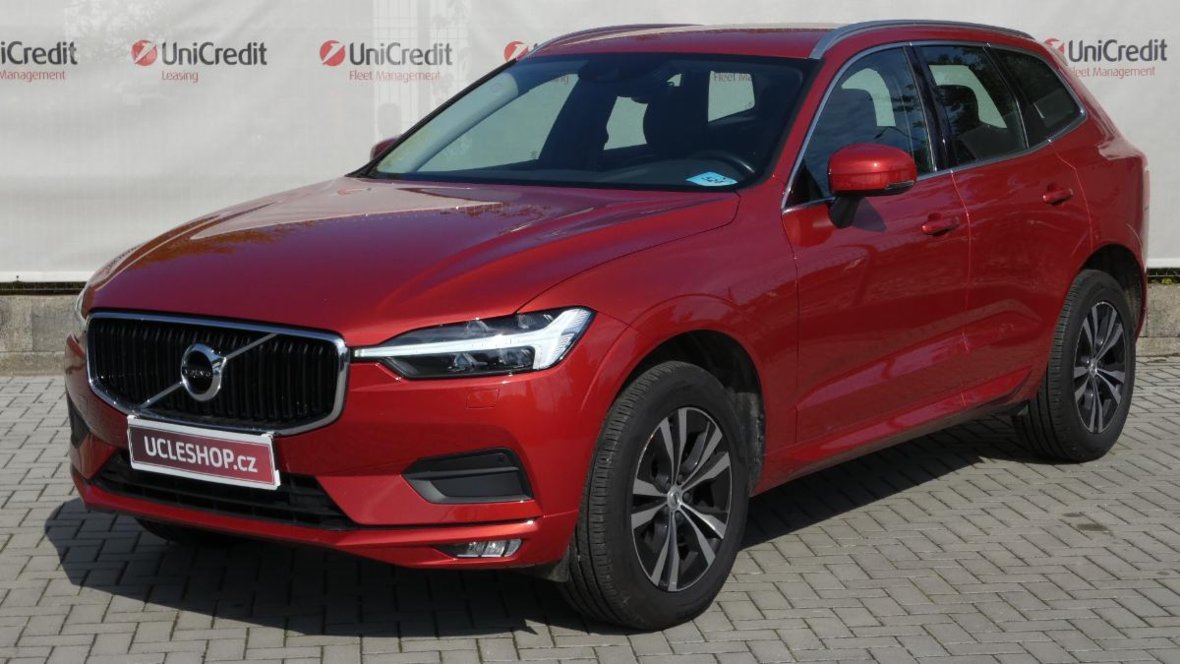 Volvo XC60, B4 AWD Momentum Pro Auto, SUV, nafta