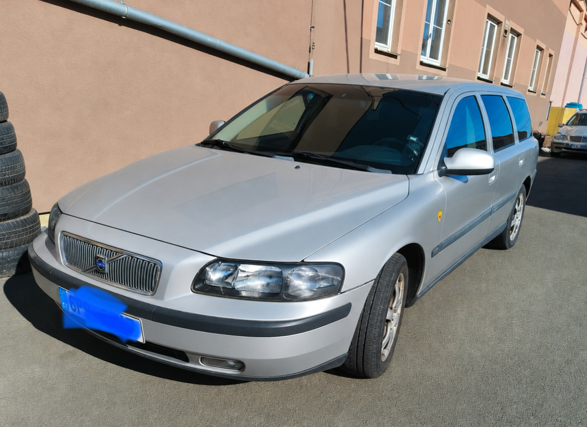 Volvo V70 2.0T automat 132kw nova STK