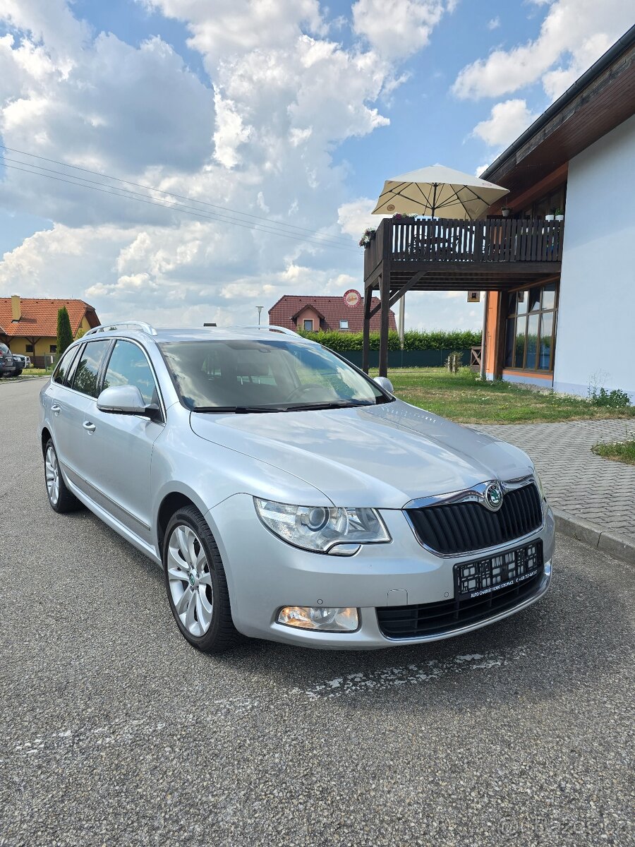 Škoda Superb, Combi 2.0 TDI 4X4 Elegance DSG, Tažné