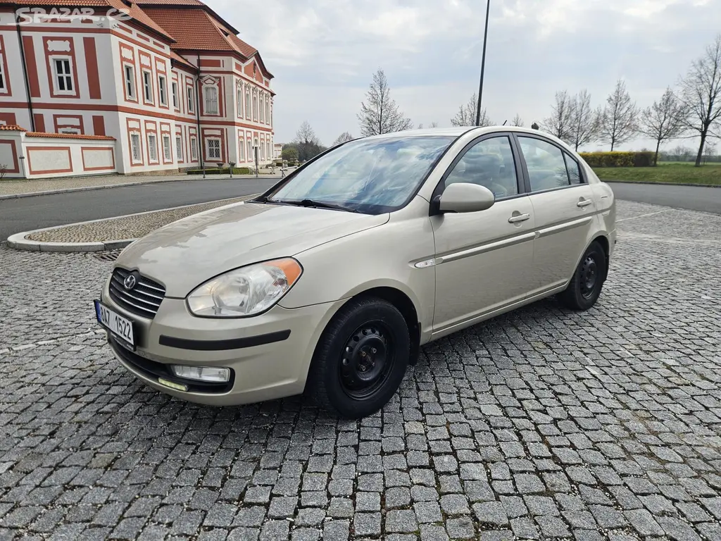Hyundai Accent, 1.5CRDI VELMI PĚKNÝ, SPLÁTKY