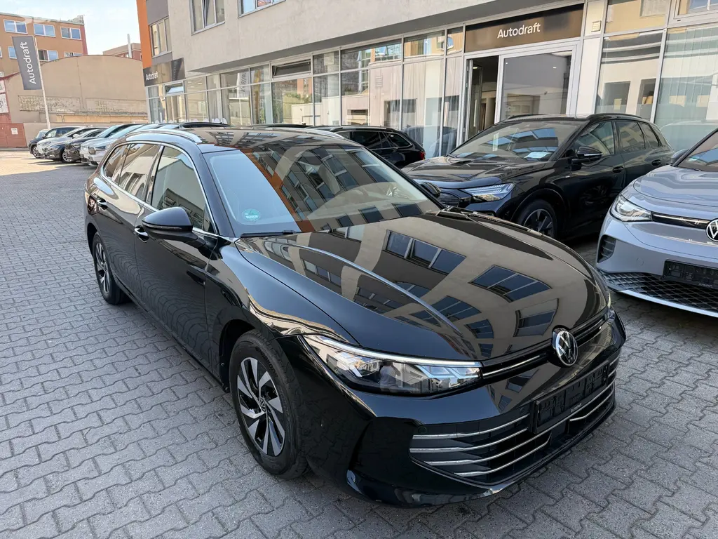 VW Passat B9 Variant 2.0 TDI DSG 88tkm Tažné