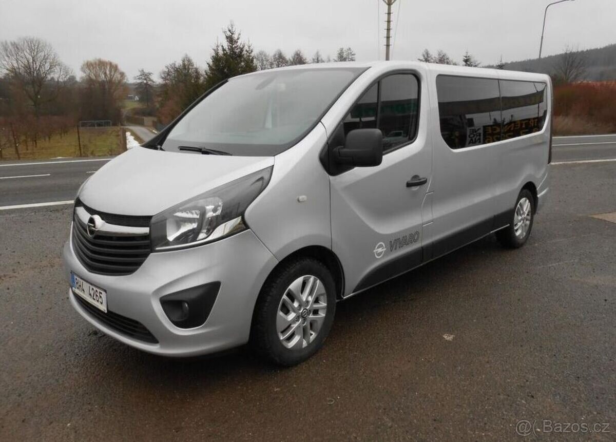 Opel Vivaro 1,6 92kW 9 Míst LONG Serviska nafta