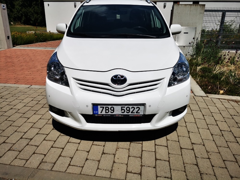 Toyota Verso 1.8, automat, najeto jen 111 tis. km