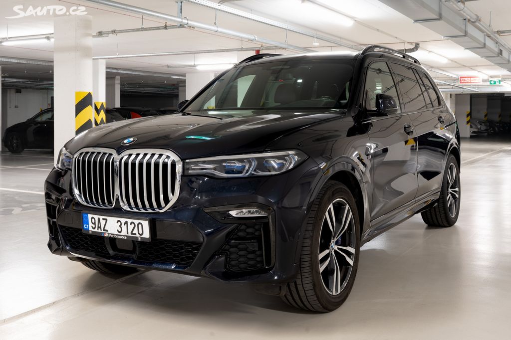 BMW X7, BMW X7 4.0i, TOP stav a výbava