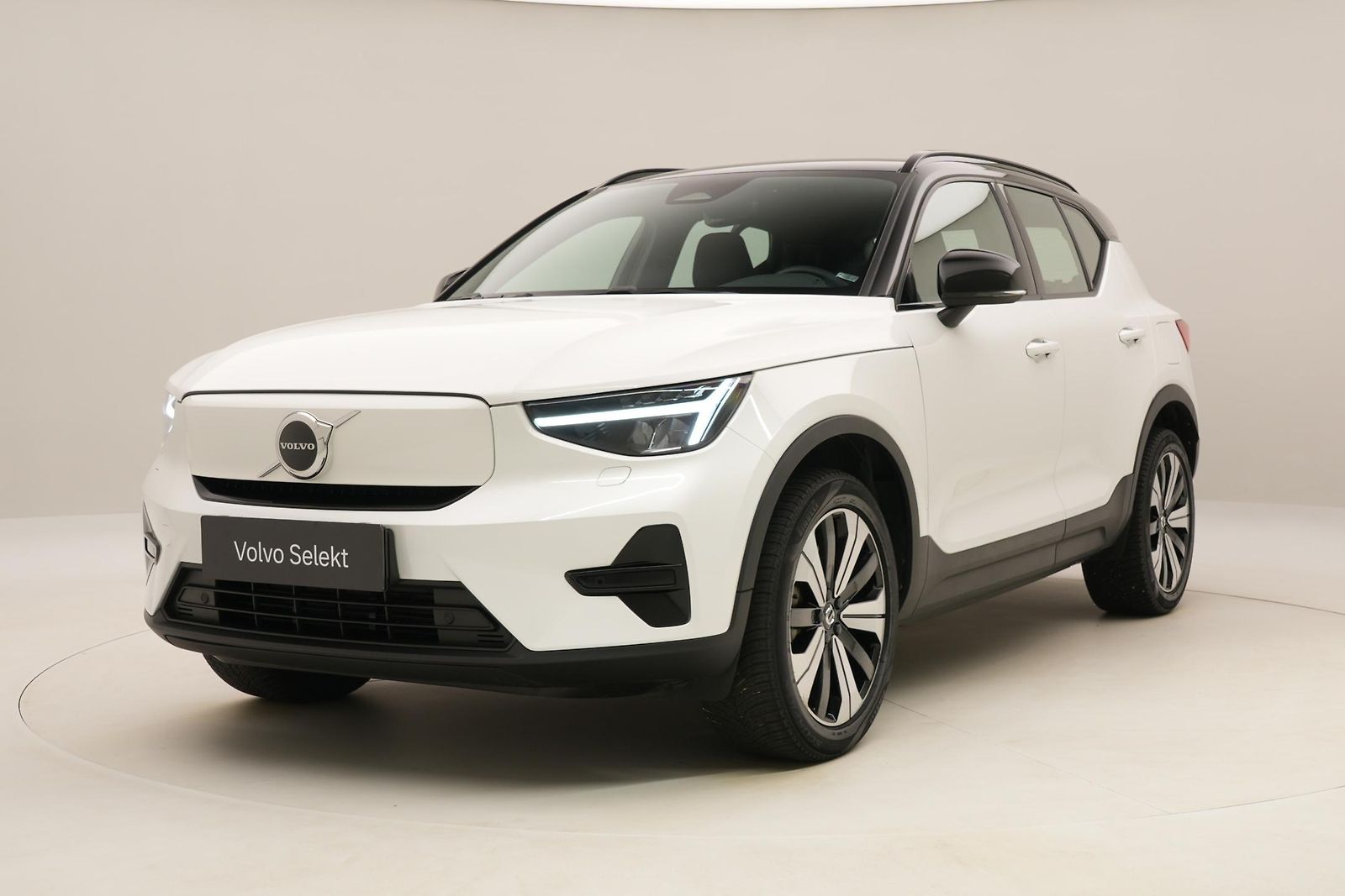 Volvo XC40 PURE ELECTRIC RECHARGE CORE