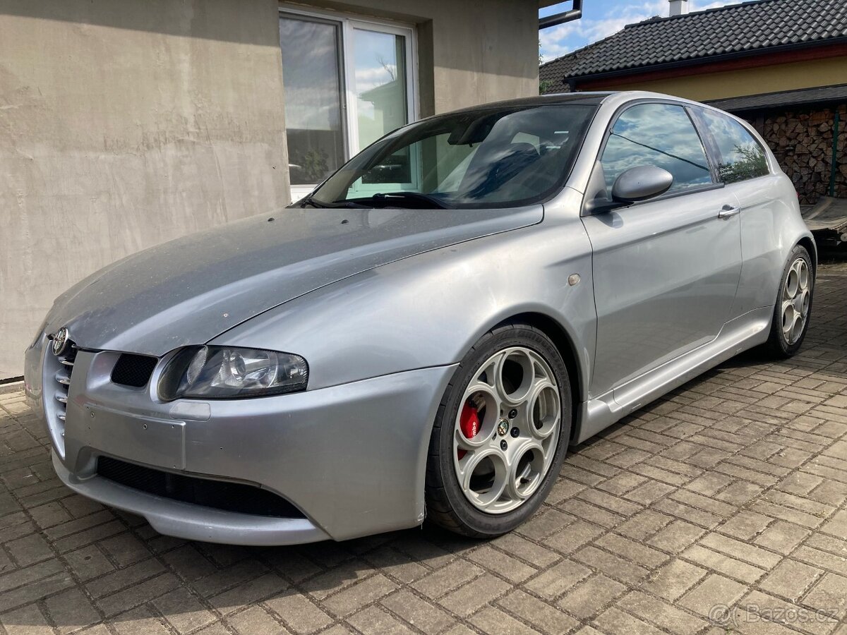 Alfa Romeo 147 GTA 3,2Busso manuál