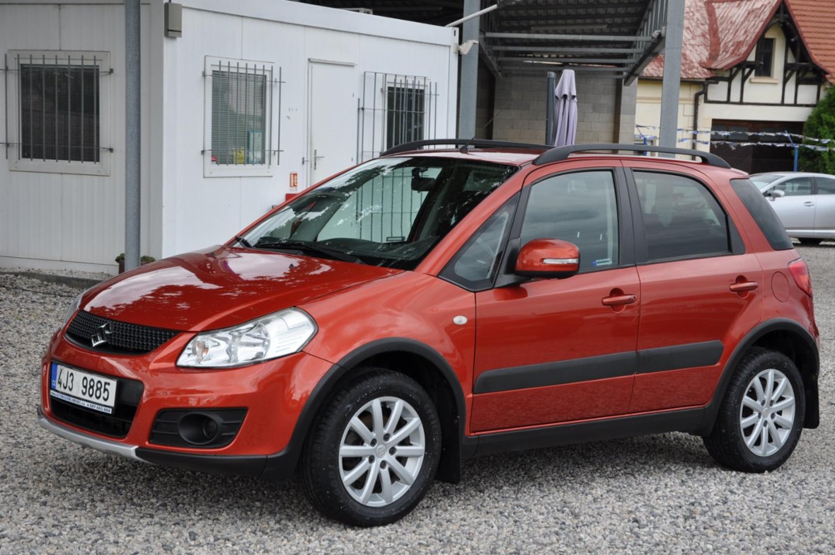 Suzuki SX4, 1.6i 4WD, hatchback, benzin
