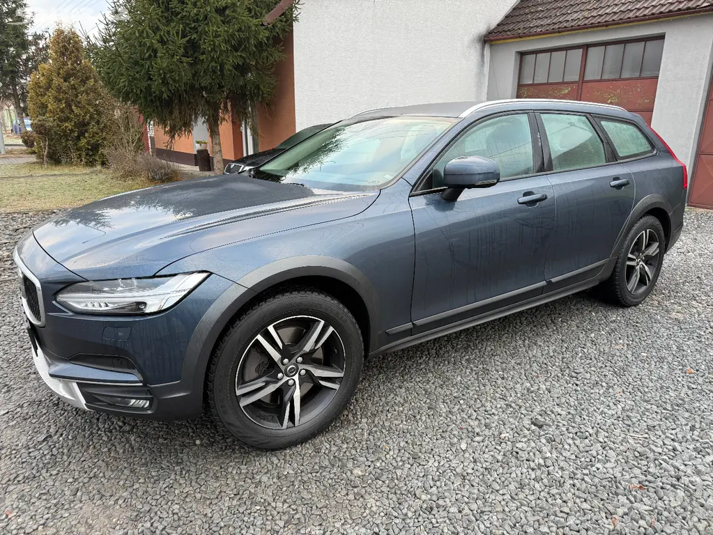 VOLVO V90 2.0 D4 CROSS COUNTRY POLESTAR