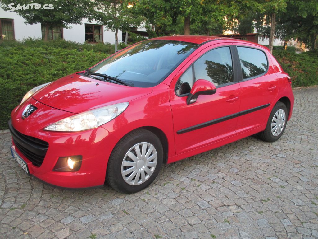 Peugeot 207, 1,4 i benzin 54 kw klima