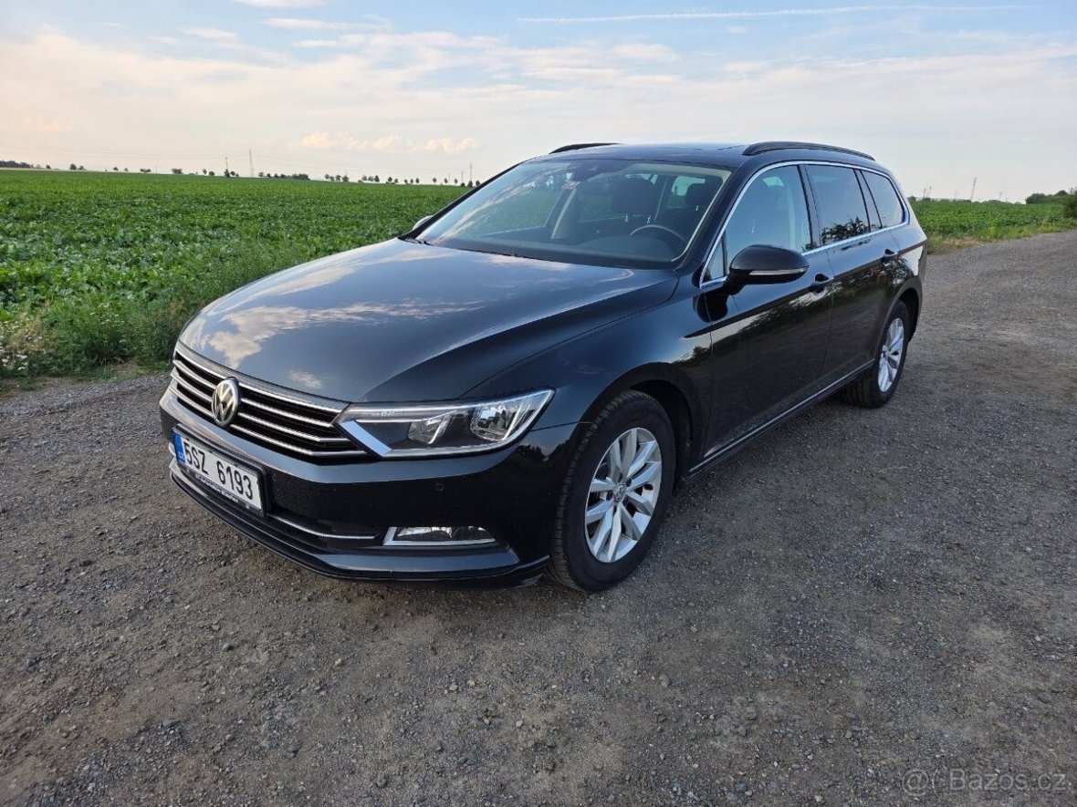 Volkswagen Passat 2,0   TDi, DSG, panorama, tažné