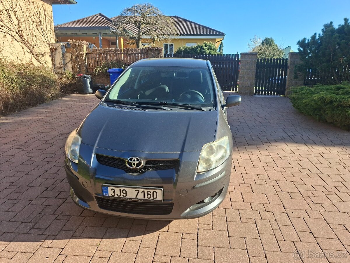 Toyota Auris 1.4 16V Klima benzín manuál 74 kw