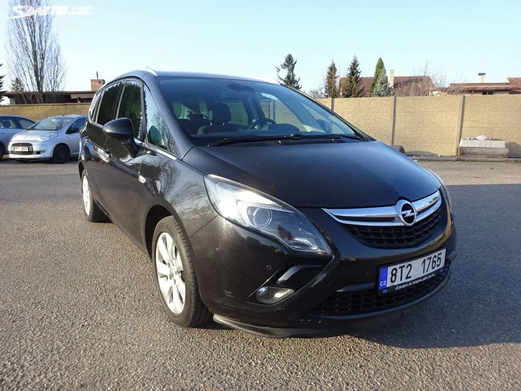 Opel Zafira Tourer 2.0 CDTi r.v.2012 serv.kníž.ČR