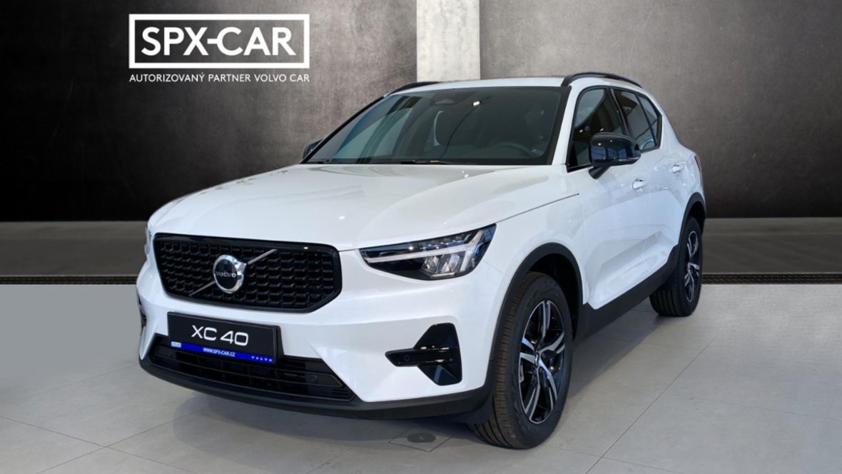 Volvo XC40, PLUS DARK, B4 FWD, 145+10 kW /, SUV,